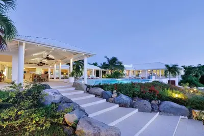 Image de Encore   Tropical Gardens and Ocean Views