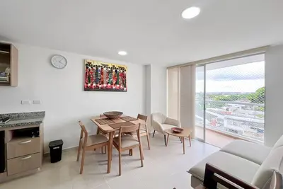 Image de Modern and practical, close to the sea and the airport