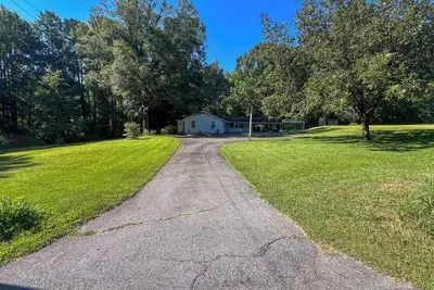 Image de 3br/2ba ranch home in Dallas, Ga on spacious lot - great for groups!