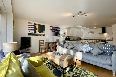 Image de 4 Bed in Southwold (oc-hswall)