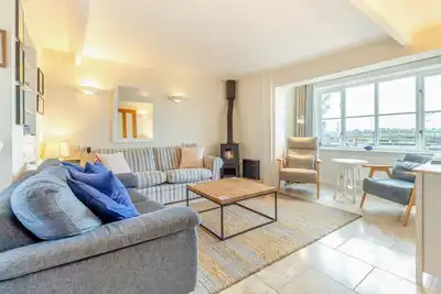 3 Bed in Southwold (oc-hshore)