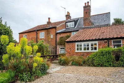 Image de 4 Bed in Wrentham (oc-hdress)