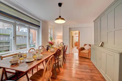 6 Bed in Cromer (oc-1996)