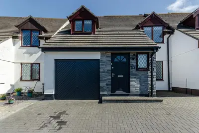 4 Bed in Padstow (oc-p00759)
