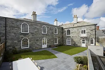 6 Bed in Padstow (oc-p00760)