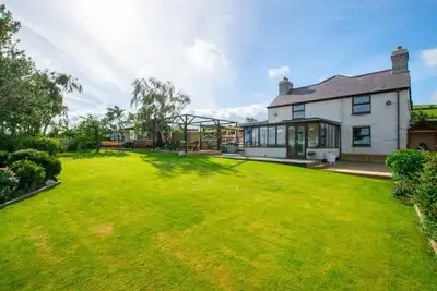 Image de 4 Bed in Denbigh (oc-bow145)