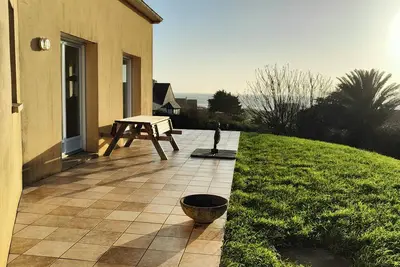 Image de Chez Michel et Yo, maison familiale face à l'océan