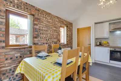 Image de 2 Bed in Gower (oc-hh487)