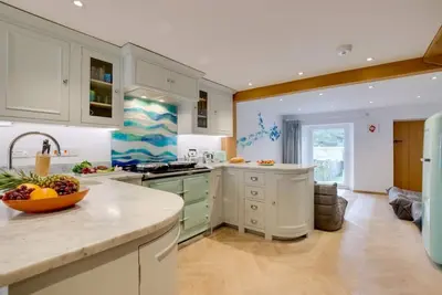 3 Bed in Padstow (oc-p00807)