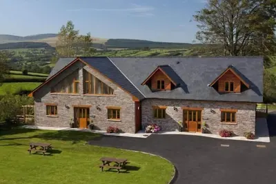 Image de 9 Bed in Brecon (oc-cvelo)