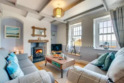 3 Bed in Gorran Haven (oc-p00812)