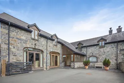 4 Bed in Talybont (oc-y32384)