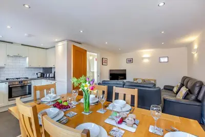 Image de 4 Bed in Whitby (oc-w089)