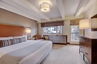 Image de Executive Suite + Private Balcony, On-Site Pool