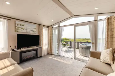 Image de 2 Bed in Hendra Croft (oc-h32360)