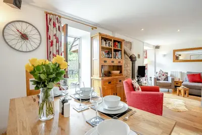 Image de 2 Bed in Govilon (oc-u32754)