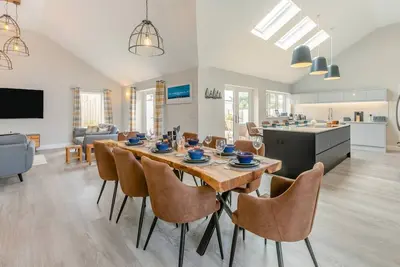 4 Bed in Padstow (oc-r32776)