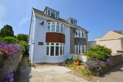 Image de 4 Bed in Tenby (oc-pw500a)