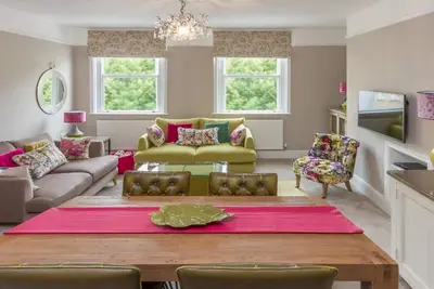 2 Bed in Bath (oc-bhr11)