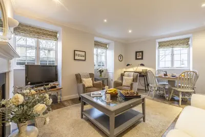 2 Bed in Bath (oc-bhr14)