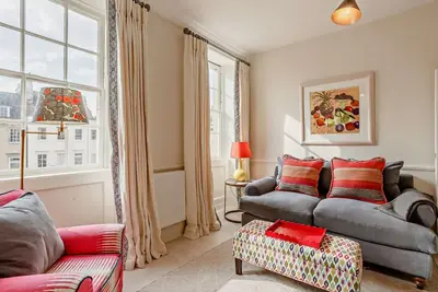 2 Bed in Bath (oc-bhr31)