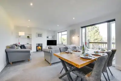 Image de 3 Bed in Ovingdean (oc-bbwand)