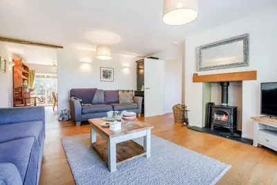 Image de 3 Bed in Staplecross (oc-rh1162)