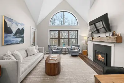 Image de Luxury Winterplace Condo Steps from the Lifts