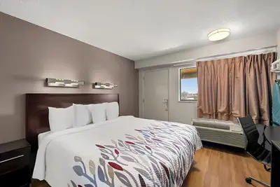 Image de Family-Friendly Stays Close to Lake Activities, Golf & Local Dining | 3 Units