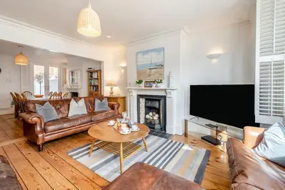 Image de 6 Bed in Southwold (oc-tall)