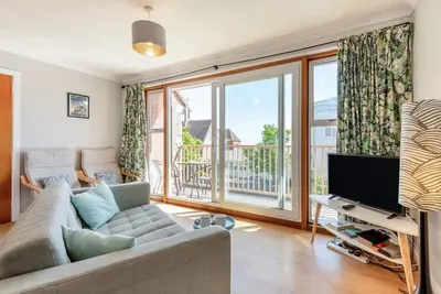 Image de 2 Bed in Swanage (oc-wy539)