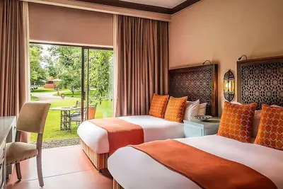 Image de Prime Location! Two Comfortable Units! Free Parking, Outdoor Swimming Pool!