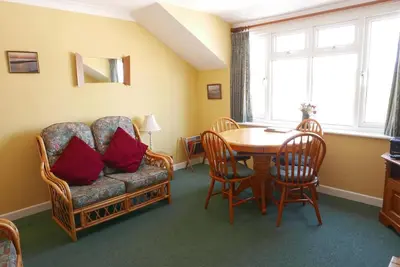 Image de 2 Bed in Swanage (oc-wy129)