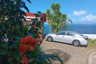 Image de Breezy Beautiful Northside Cottage