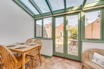 Image de 2 Bed in Woodbridge (oc-tlh)