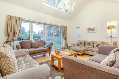 Image de 5 Bed in Southwold (oc-tnw)
