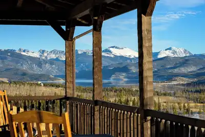 Image de Granby Lake Escape • Private Hot Tub & Sauna