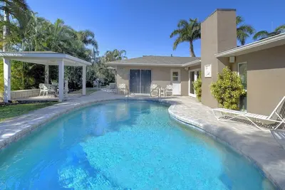 Image de Book A Month And Save! ! Waterfall Retreat I  Private Pool I Home with Guest House I Near Anna Maria Island