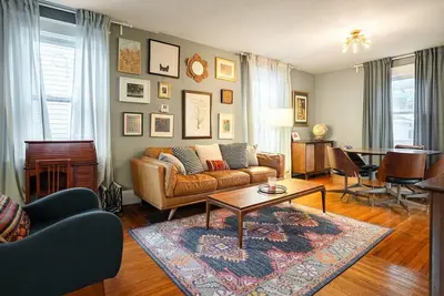 Image de Peaceful, Elegant Midcentury Retreat, Close to All