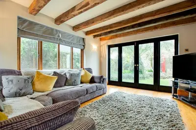 Image de 4 Bed in Tenby (oc-pw9264)