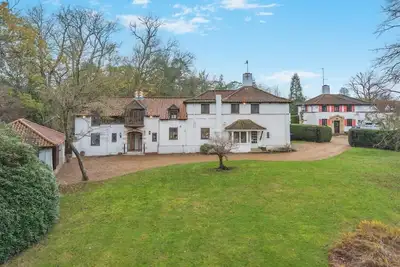 Image de 6 Bed in Englefield Green (oc-e34166)
