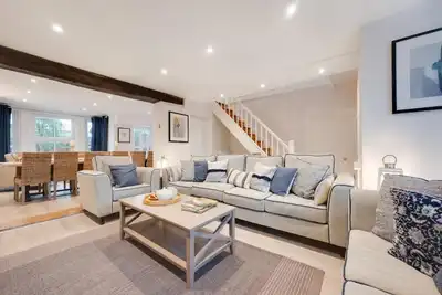 Image de 6 Bed in Bacton (oc-2316)