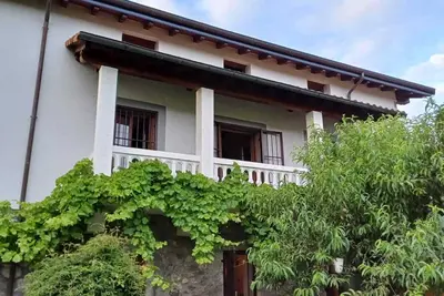 Image de Hazas House. Stone and wood house with garden, ideal for family trips.