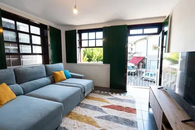 Image de Cinfães – Maison Historique au Cœur du Village