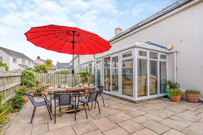 3 Bed in Broad Haven (oc-j27915)