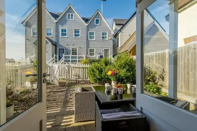 4 Bed in Whitstable (oc-k28126)