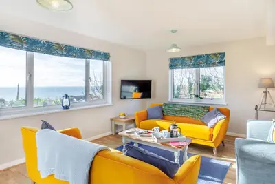4 Bed in West Bexington (oc-s28233)