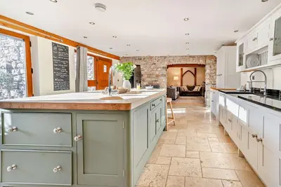 4 Bed in Nottage (oc-t28401)