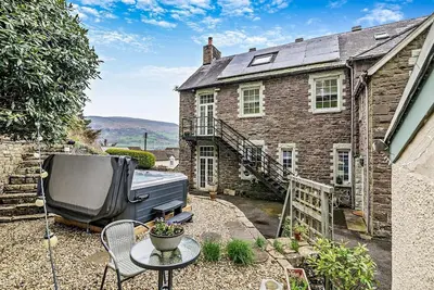 Image de 9 Bed in The Dardy (oc-t28942)