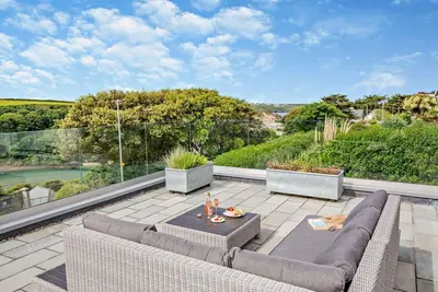 6 Bed in Newquay (oc-e18072)